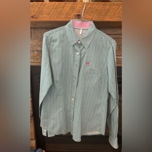 Cinch women’s medium blue and pink western shirt